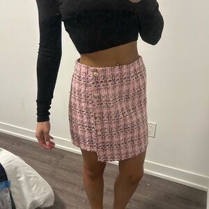 Chic Pink Tweed Skirt Chanel-esque clueless